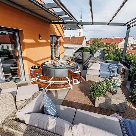 Buekk Penthouse, Panorama Jacuzzival Appartement Miskolc Buitenkant foto