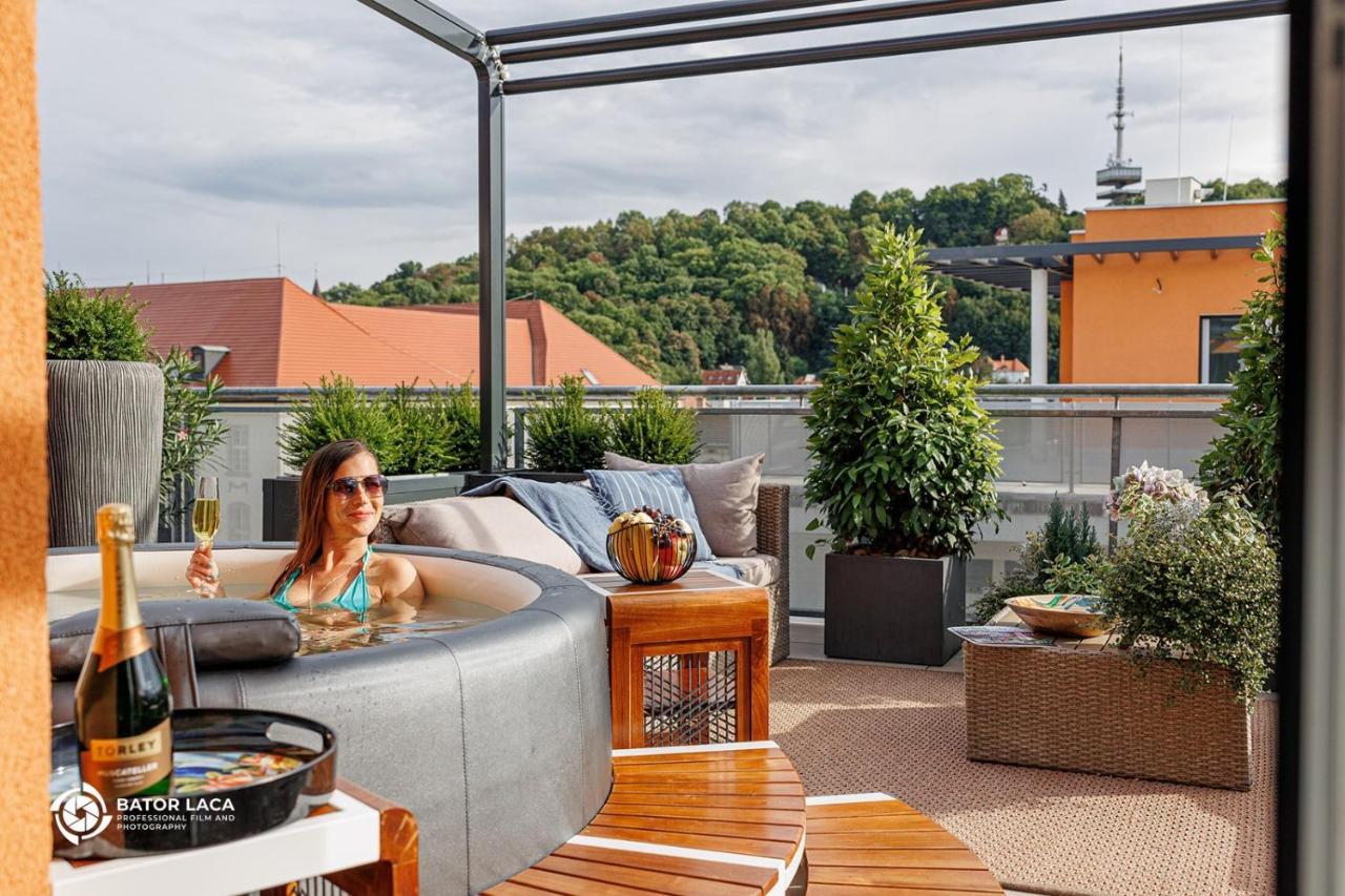 Buekk Penthouse, Panorama Jacuzzival Appartement Miskolc Buitenkant foto