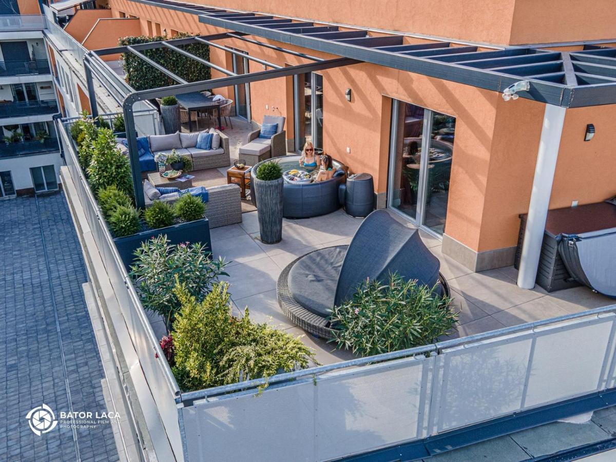 Buekk Penthouse, Panorama Jacuzzival Appartement Miskolc Buitenkant foto