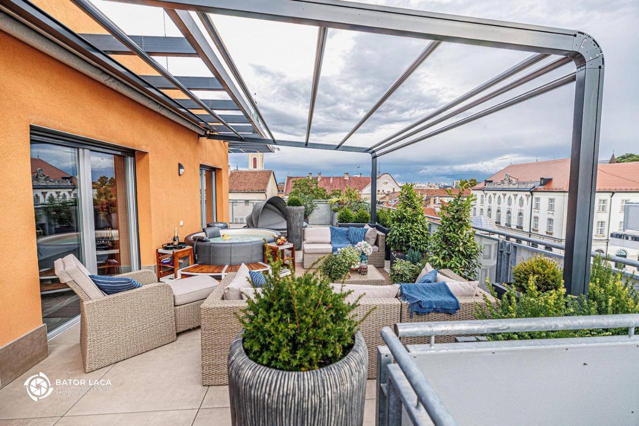 Buekk Penthouse, Panorama Jacuzzival Appartement Miskolc Buitenkant foto